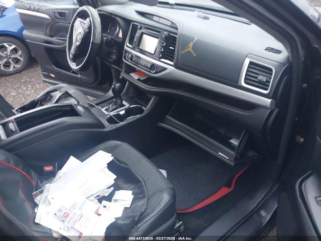 2015 TOYOTA HIGHLANDER 5TDBKRFH7FS112594 Photo 4