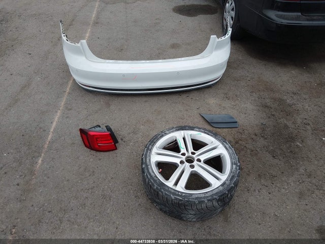 3VW5T7AJ1HM332676 Volkswagen JETTA GLI