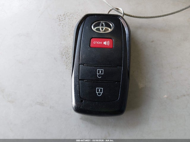 44734021 :رقم المزاد ، 7MUCAABG5PV054630 vin ، 2023 Toyota Corolla Cross Le مزاد بيع