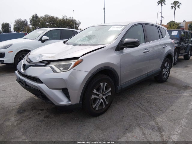 Toyota RAV4 LE 2017 2T3ZFREV3HW386404 Image 2