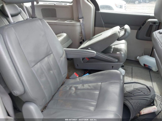 2010 Chrysler Town & Country Touring მანქანა იყიდება აუქციონზე, vin: 2A4RR5D16AR217535, აუქციონის ნომერი: 44734027