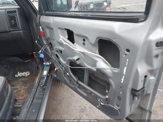 44734059 :رقم المزاد ، 1J4FF48S0YL198833 vin ، 2000 Jeep Cherokee Sport مزاد بيع