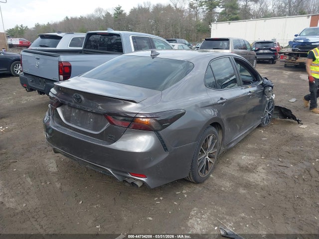 44734208 :رقم المزاد ، 4T1G11BK8NU060152 vin ، 2022 Toyota Camry Se Awd مزاد بيع