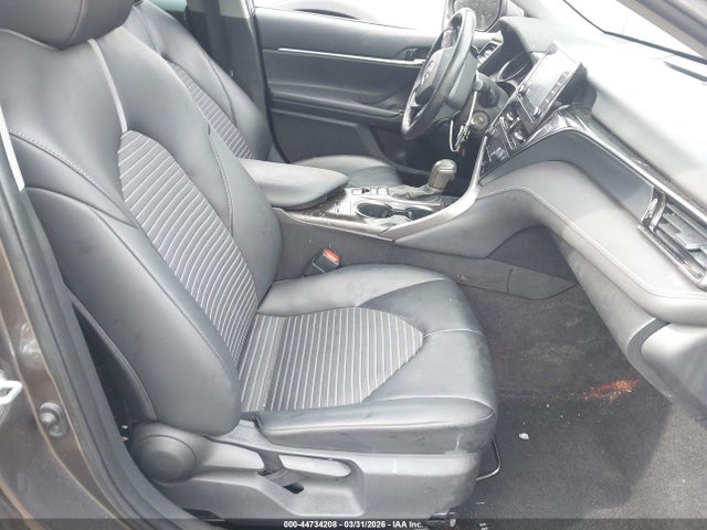 44734208 :رقم المزاد ، 4T1G11BK8NU060152 vin ، 2022 Toyota Camry Se Awd مزاد بيع