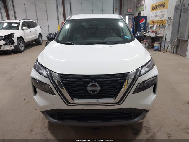 5N1BT3AB2NC725957 Nissan Rogue S Intelligent Awd
