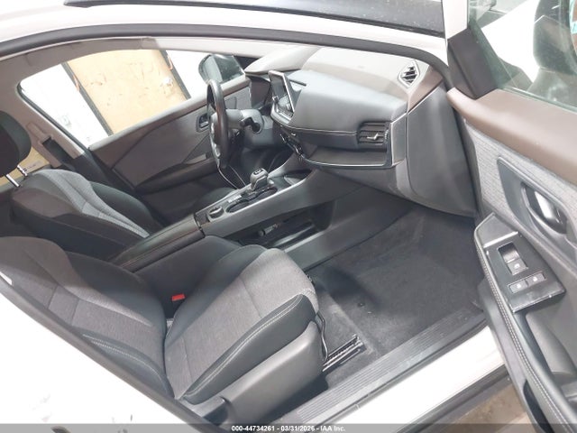 5N1BT3AB2NC725957 Nissan Rogue S Intelligent Awd