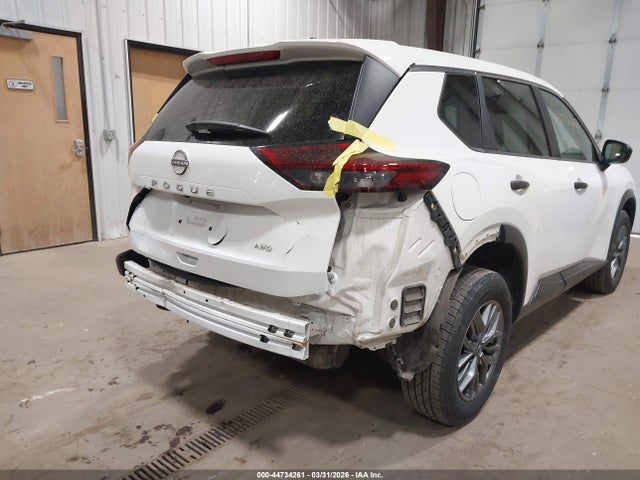 5N1BT3AB2NC725957 Nissan Rogue S Intelligent Awd