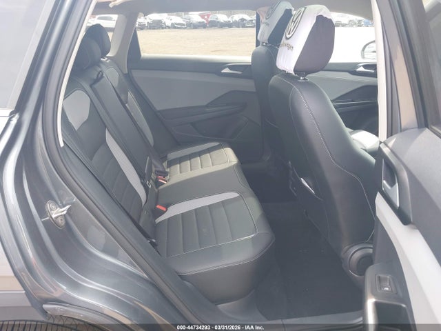 44734293 :رقم المزاد ، 3VV2X7B28NM057970 vin ، 2022 Volkswagen Taos 1.5t Sel مزاد بيع