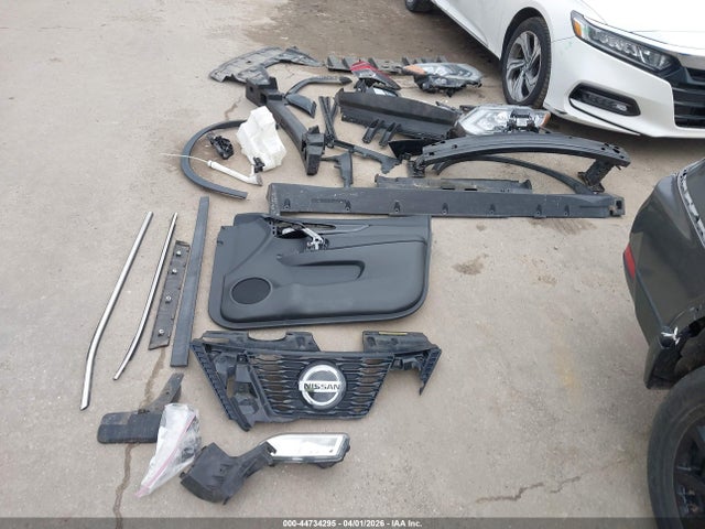 Nissan ROGUE SV 2018 5N1AT2MV9JC832901 Image 12