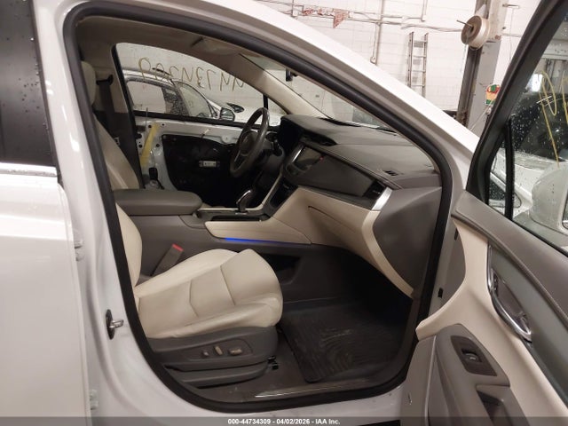 44734309 :رقم المزاد ، 1GYKNBRSXHZ243181 vin ، 2017 Cadillac Xt5 Luxury مزاد بيع