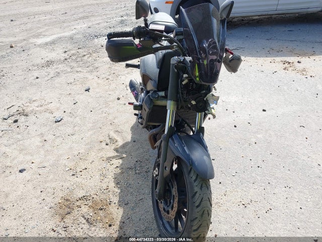 Yamaha FZ07 2016 JYARM06E1GA010342 Image 17