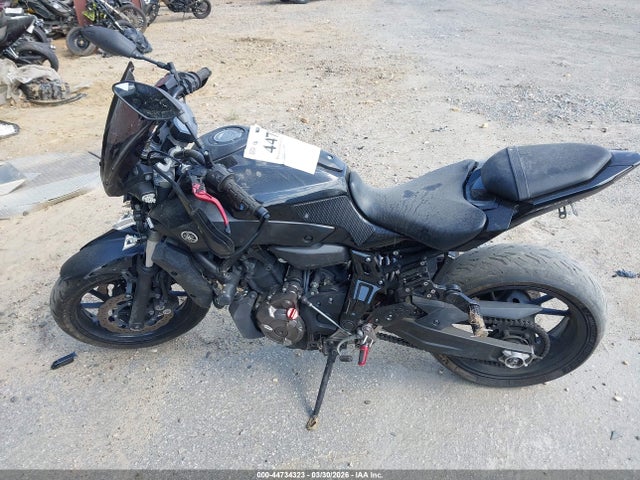 Yamaha FZ07 2016 JYARM06E1GA010342 Image 13
