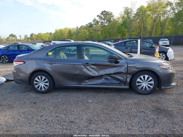 44734421 :رقم المزاد ، 4T1L31AK7LU523695 vin ، 2020 Toyota Camry Le Hybrid مزاد بيع