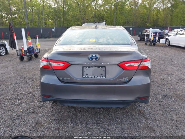 44734421 :رقم المزاد ، 4T1L31AK7LU523695 vin ، 2020 Toyota Camry Le Hybrid مزاد بيع