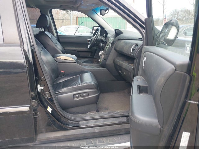 44734451 :رقم المزاد ، 5FNYF4H96BB066875 vin ، 2011 Honda Pilot Touring مزاد بيع