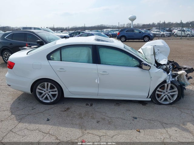 2015 Volkswagen Jetta 2.0l Tdi Sel მანქანა იყიდება აუქციონზე, vin: 3VWLA7AJ0FM203323, აუქციონის ნომერი: 44734452