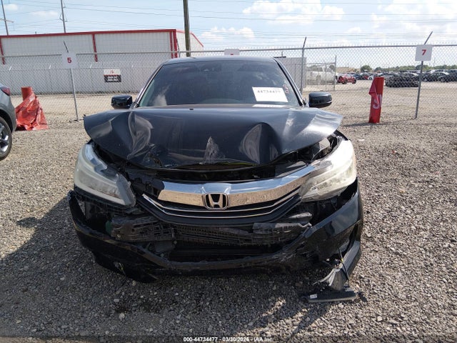 44734477 :رقم المزاد ، 1HGCR3F9XHA020645 vin ، 2017 Honda Accord Touring V6 مزاد بيع