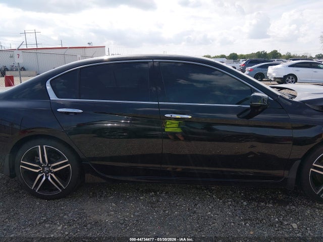 44734477 :رقم المزاد ، 1HGCR3F9XHA020645 vin ، 2017 Honda Accord Touring V6 مزاد بيع