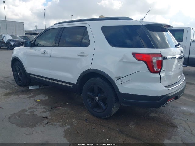 Ford EXPLORER XLT 2018 1FM5K7D83JGA76566 Image 3