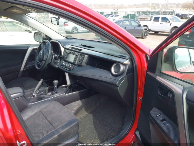 Toyota RAV4 LE 2015 JTMBFREV5FJ032896 Image 5