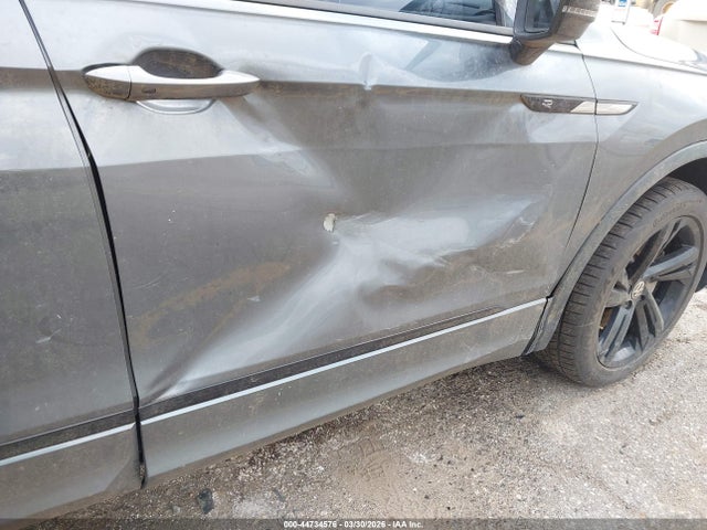 Aukcja sprzedaży 2023 Volkswagen Tiguan 2.0t Se R-line Black, vin: 3VV8B7AX3PM015957, numer aukcji: 44734576