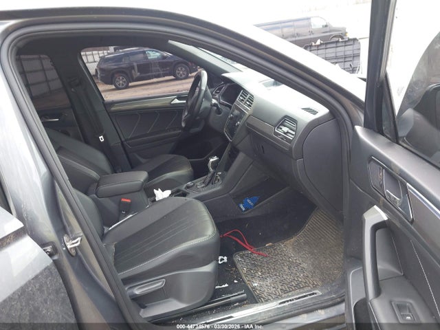 Aukcja sprzedaży 2023 Volkswagen Tiguan 2.0t Se R-line Black, vin: 3VV8B7AX3PM015957, numer aukcji: 44734576
