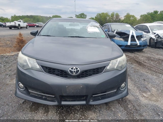 44734583 :رقم المزاد ، 4T1BF1FK5DU294625 vin ، 2013 Toyota Camry Se مزاد بيع