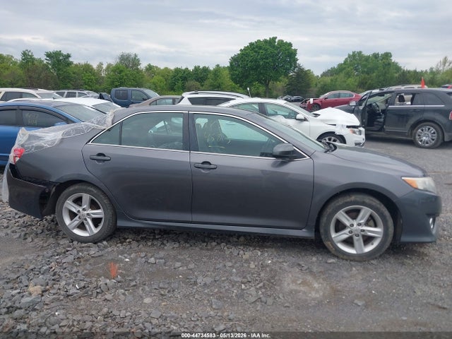 44734583 :رقم المزاد ، 4T1BF1FK5DU294625 vin ، 2013 Toyota Camry Se مزاد بيع