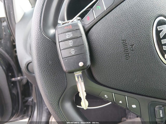 44734613 :رقم المزاد ، 3KPFL4A79JE176848 vin ، 2018 Kia Forte Lx مزاد بيع
