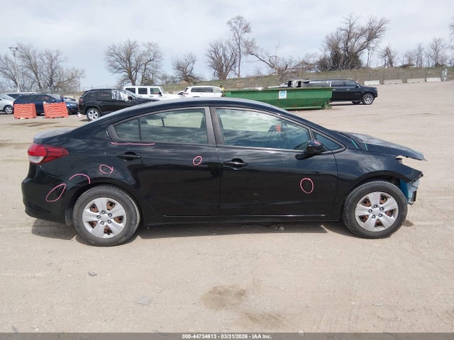 44734613 :رقم المزاد ، 3KPFL4A79JE176848 vin ، 2018 Kia Forte Lx مزاد بيع