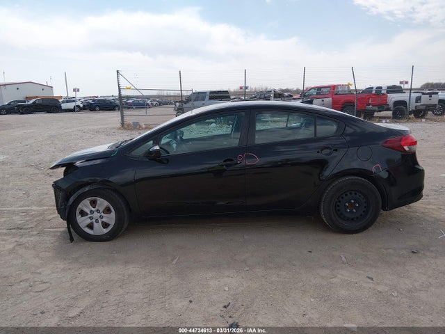 44734613 :رقم المزاد ، 3KPFL4A79JE176848 vin ، 2018 Kia Forte Lx مزاد بيع