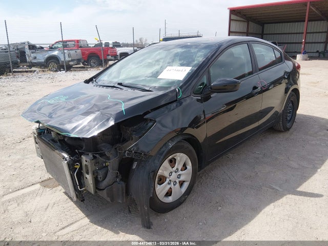 44734613 :رقم المزاد ، 3KPFL4A79JE176848 vin ، 2018 Kia Forte Lx مزاد بيع