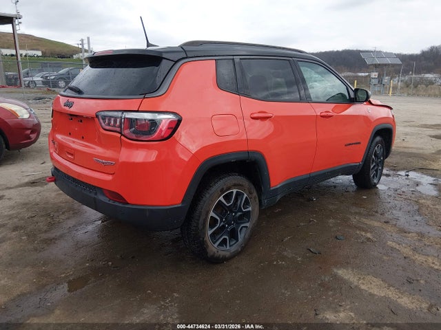 44734624 :رقم المزاد ، 3C4NJDDB3JT457752 vin ، 2018 Jeep Compass Trailhawk 4x4 مزاد بيع