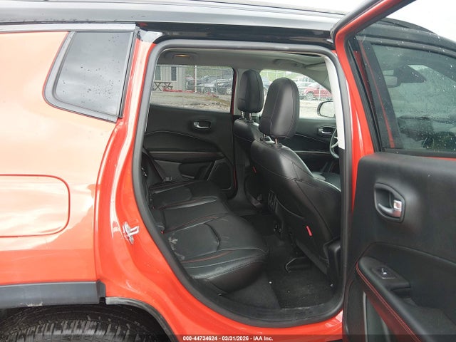 44734624 :رقم المزاد ، 3C4NJDDB3JT457752 vin ، 2018 Jeep Compass Trailhawk 4x4 مزاد بيع