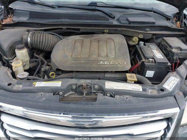 2011 Chrysler Town & Country Touring მანქანა იყიდება აუქციონზე, vin: 2A4RR5DG2BR771497, აუქციონის ნომერი: 44734674