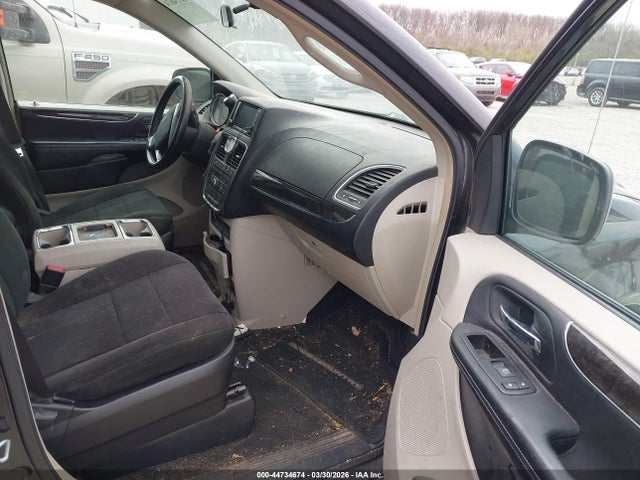 2011 Chrysler Town & Country Touring მანქანა იყიდება აუქციონზე, vin: 2A4RR5DG2BR771497, აუქციონის ნომერი: 44734674