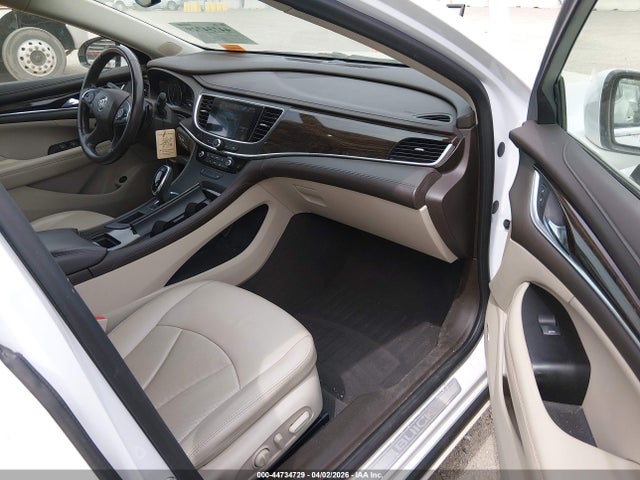 44734729 :رقم المزاد ، 1G4ZP5SS8HU181542 vin ، 2017 Buick Lacrosse Essence مزاد بيع