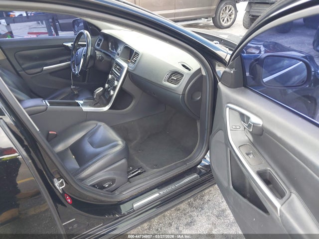 2015 VOLVO S60 YV126MFK0F1344996 Photo 4