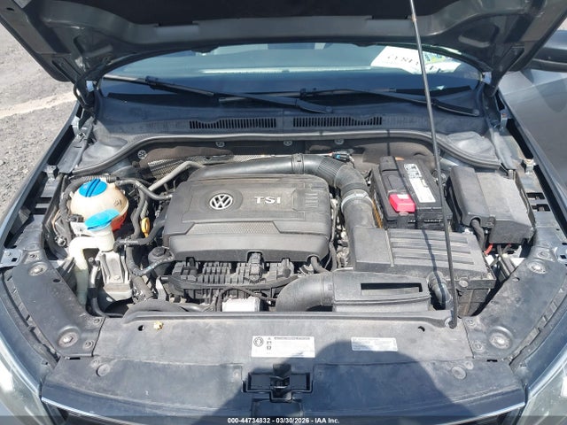 44734832 :رقم المزاد ، 3VWD17AJ9GM333901 vin ، 2016 Volkswagen Jetta 1.8t Sport مزاد بيع