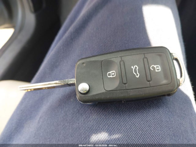 44734832 :رقم المزاد ، 3VWD17AJ9GM333901 vin ، 2016 Volkswagen Jetta 1.8t Sport مزاد بيع