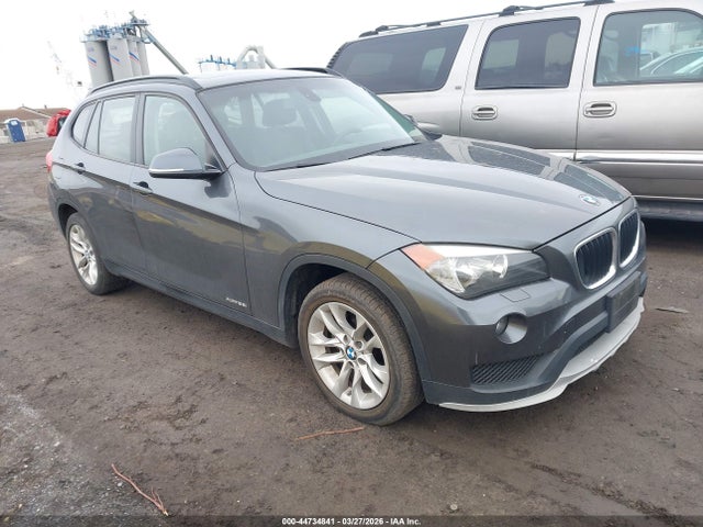 2015 BMW X1 WBAVL1C50FVY26687