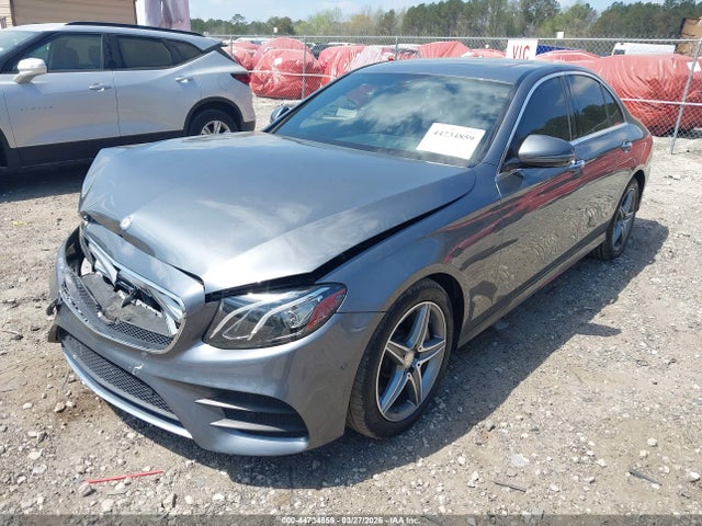 2017 Mercedes-benz E 300 4matic მანქანა იყიდება აუქციონზე, vin: WDDZF4KB5HA061870, აუქციონის ნომერი: 44734859