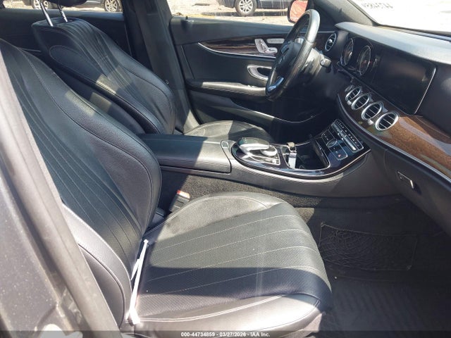 2017 Mercedes-benz E 300 4matic მანქანა იყიდება აუქციონზე, vin: WDDZF4KB5HA061870, აუქციონის ნომერი: 44734859