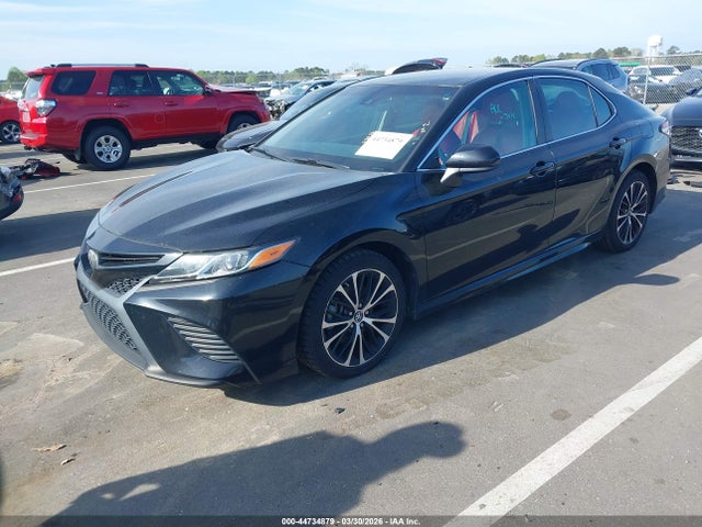 2018 Toyota Camry Se მანქანა იყიდება აუქციონზე, vin: 4T1B11HK5JU081018, აუქციონის ნომერი: 44734879