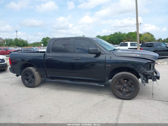 44734928 :رقم المزاد ، 3C6RR6KT7JG264246 vin ، 2018 Ram 1500 Express  4x2 5'7 Box مزاد بيع