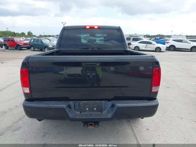 44734928 :رقم المزاد ، 3C6RR6KT7JG264246 vin ، 2018 Ram 1500 Express  4x2 5'7 Box مزاد بيع