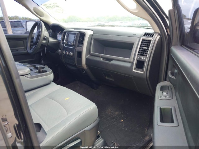 44734928 :رقم المزاد ، 3C6RR6KT7JG264246 vin ، 2018 Ram 1500 Express  4x2 5'7 Box مزاد بيع