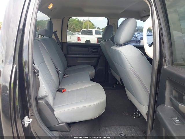 44734928 :رقم المزاد ، 3C6RR6KT7JG264246 vin ، 2018 Ram 1500 Express  4x2 5'7 Box مزاد بيع
