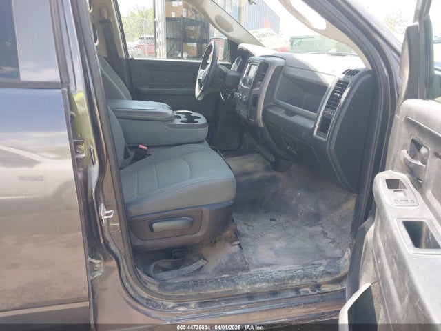44735034 :رقم المزاد ، 3C6RR7KG7LG270138 vin ، 2020 Ram 1500 Classic Tradesman  4x4 5'7 Box مزاد بيع