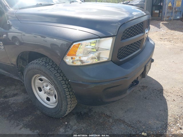 44735034 :رقم المزاد ، 3C6RR7KG7LG270138 vin ، 2020 Ram 1500 Classic Tradesman  4x4 5'7 Box مزاد بيع